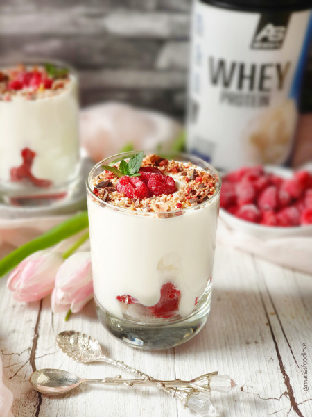 Protein -  Vanillecreme auf Himbeeren