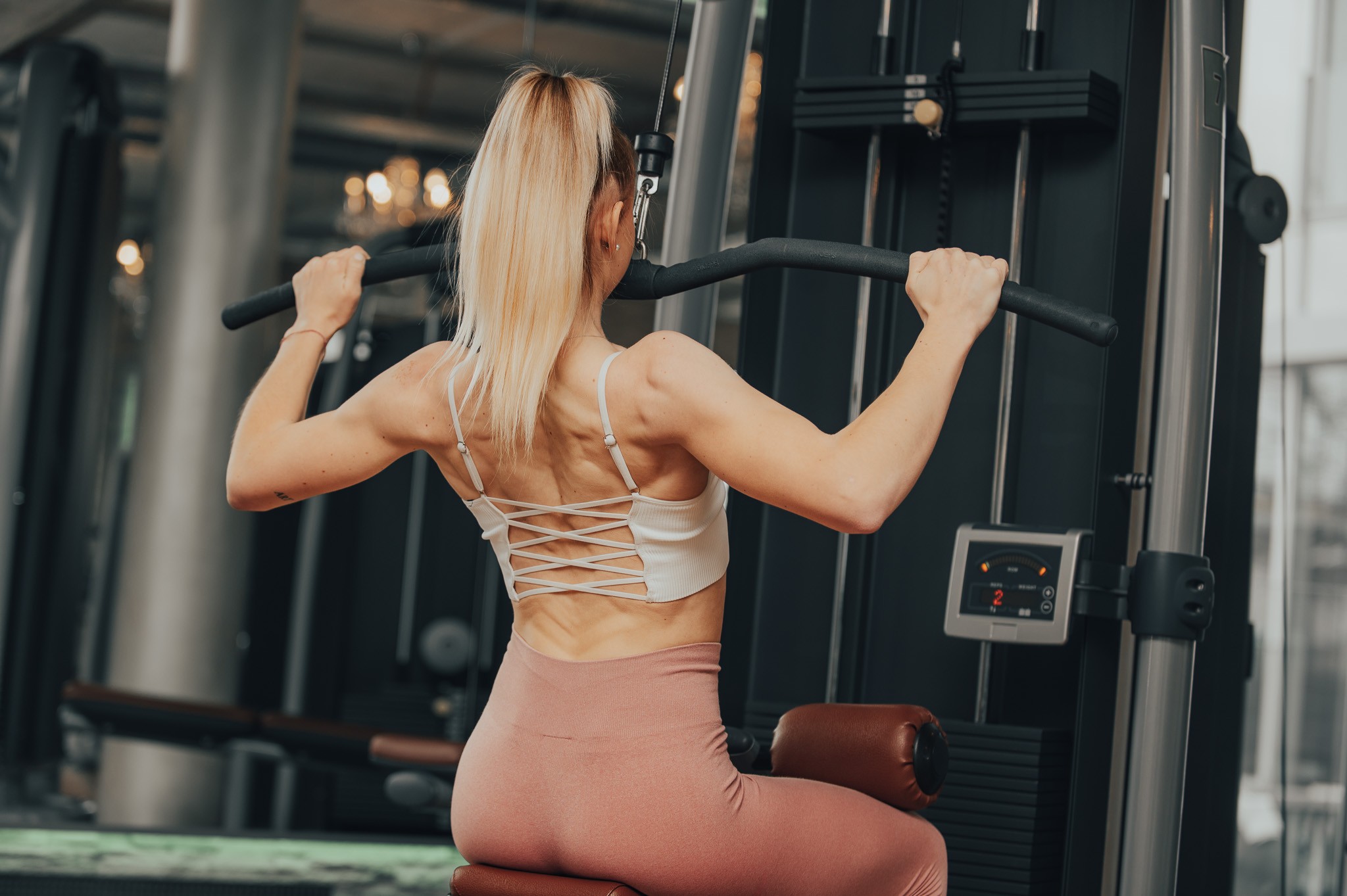 ALL STARS Athletin Valentina beim Krafttraining